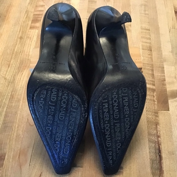 Donald Pliner Mato S4 Black Leather Elastic Gusset Pointy Toe Booties si… - Picture 6 of 8